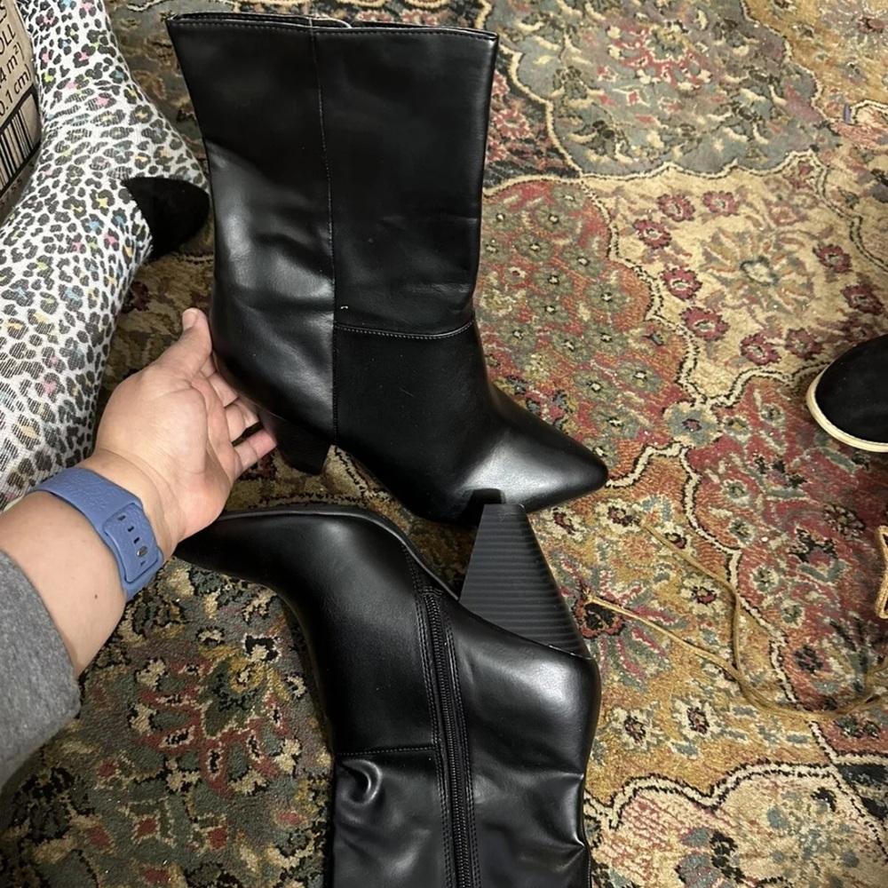 Black Heeled Boots with High Heel and Pointed Toe size 9 - Picture 4 of 9
